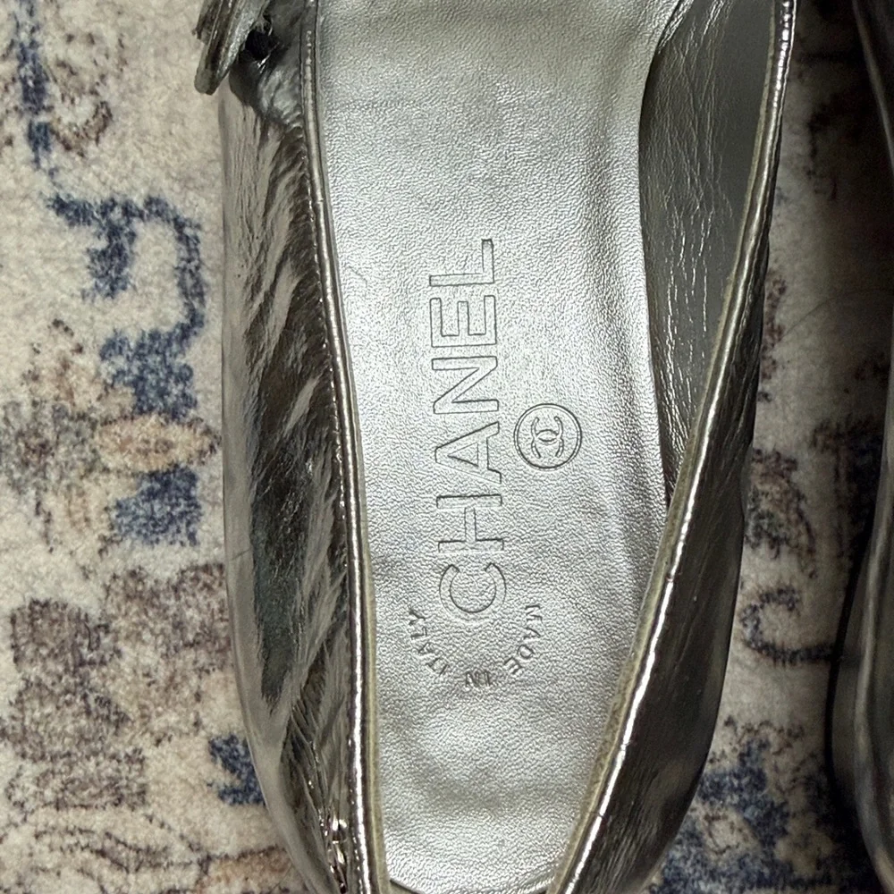 Chanel Metallic Goatskin Mary Janes size 39 - Picture 4 of 15